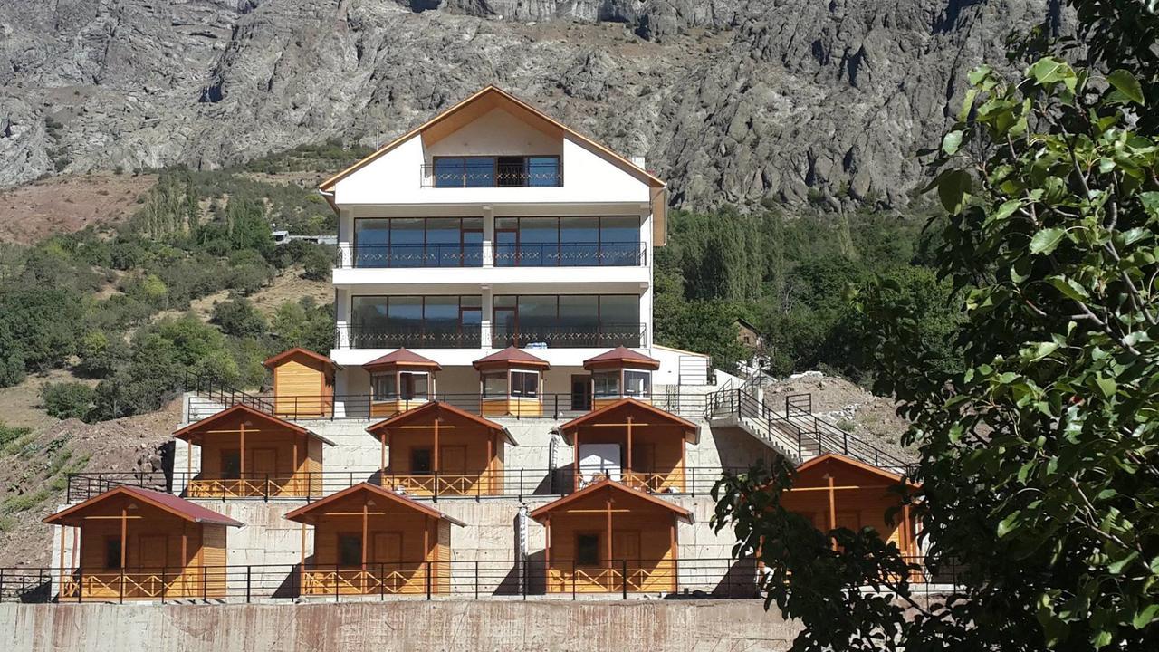 Karsi Bahce Hotel Sebinkarahisar Eksteriør billede